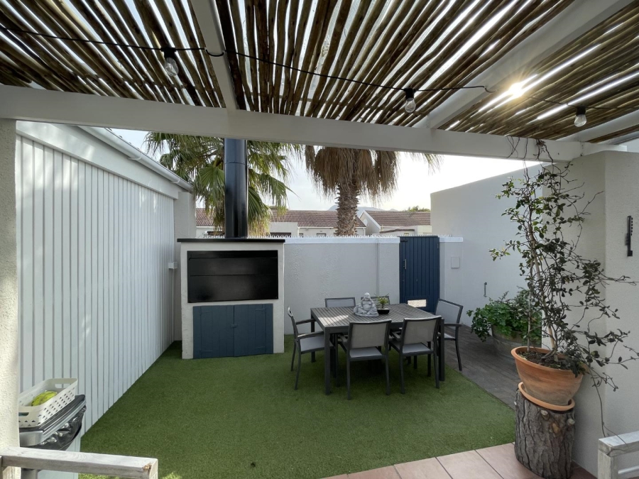3 Bedroom Property for Sale in Kirstenhof Western Cape